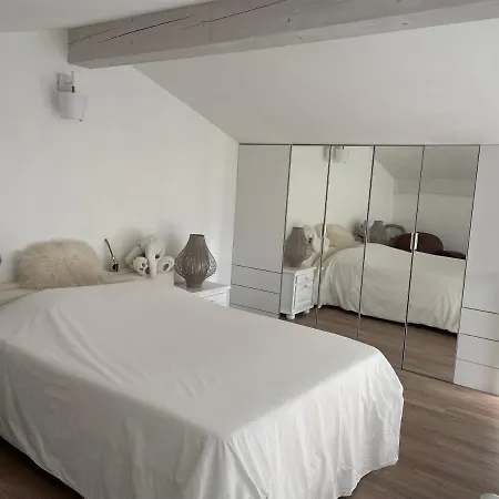 La Petite Maison De ונס